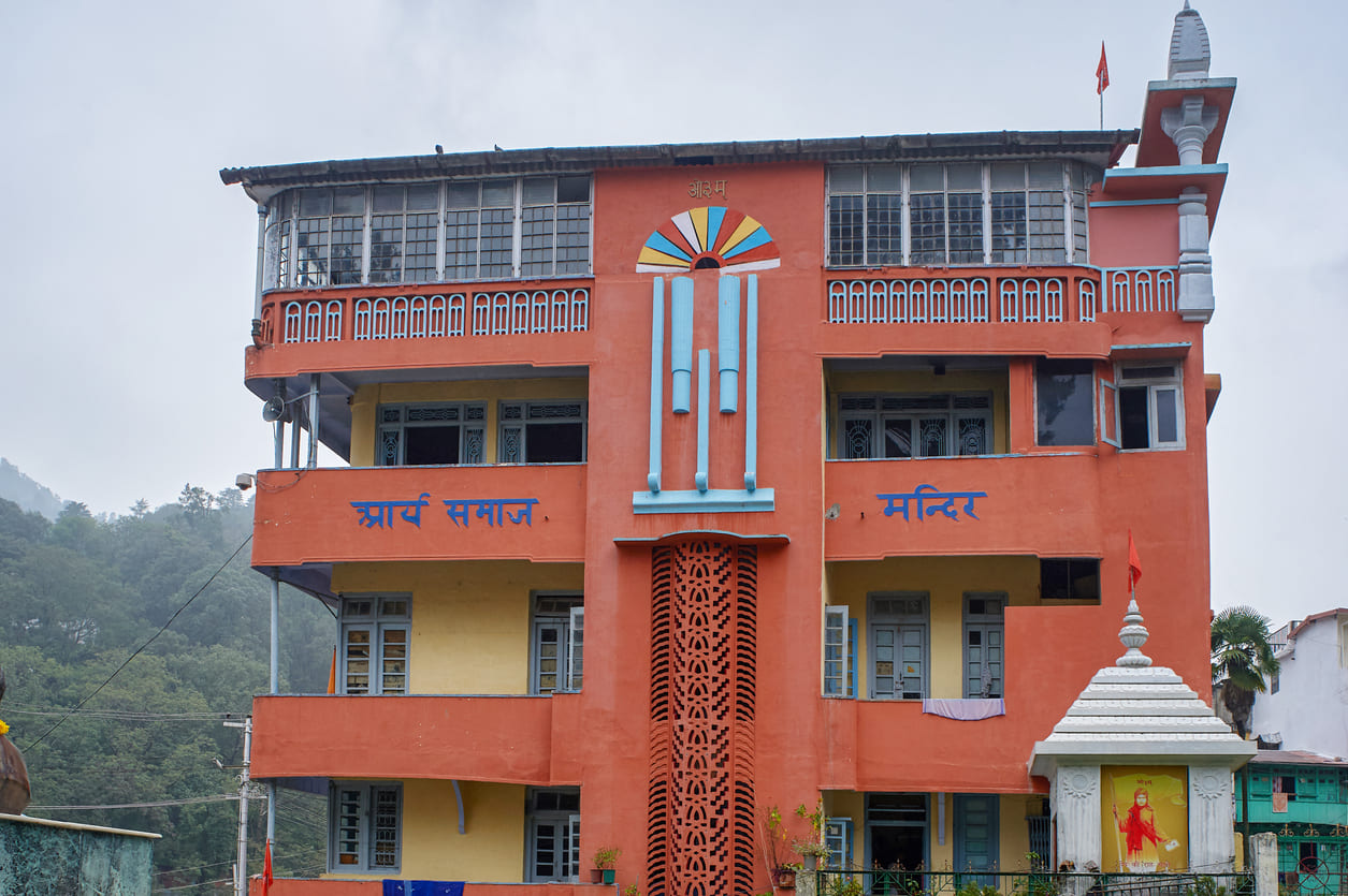 An Arya Samaj temple, a key location for prayers and celebrations during Maharishi Dayanand Saraswati Jayanti.