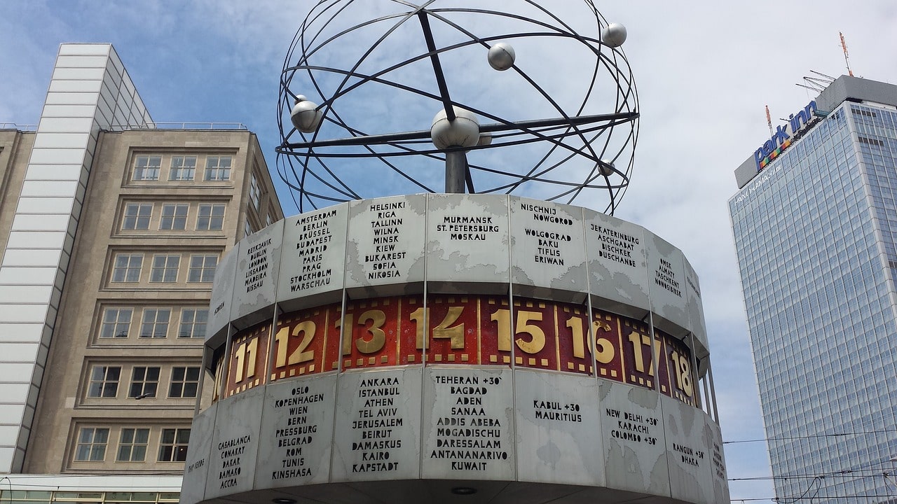 The World Clock in Berlin shows the time for 148 major cities globally, all aligned with UTC.